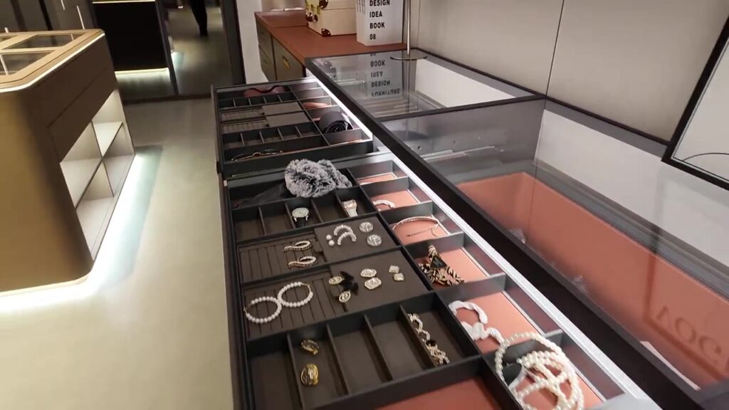 Wardrobe Accessories & Hardware